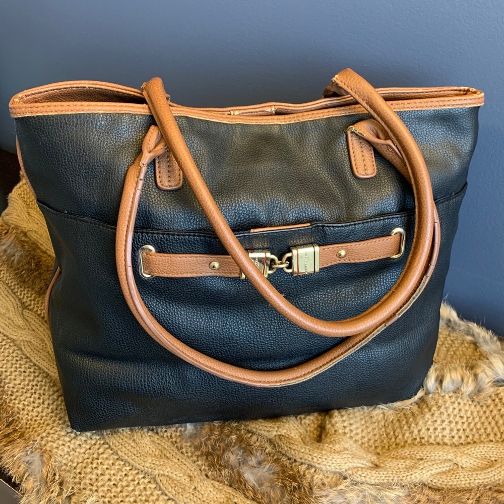Shoulder Bag - Picture 2 of 9